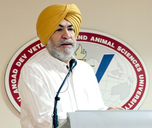 Dr. JPS Gill, Vice-Chancellor, Addressing